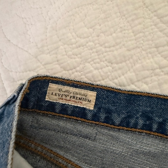 Levi's Blue Jean Shorts Distressed Cut-Off - Picture 3 of 7